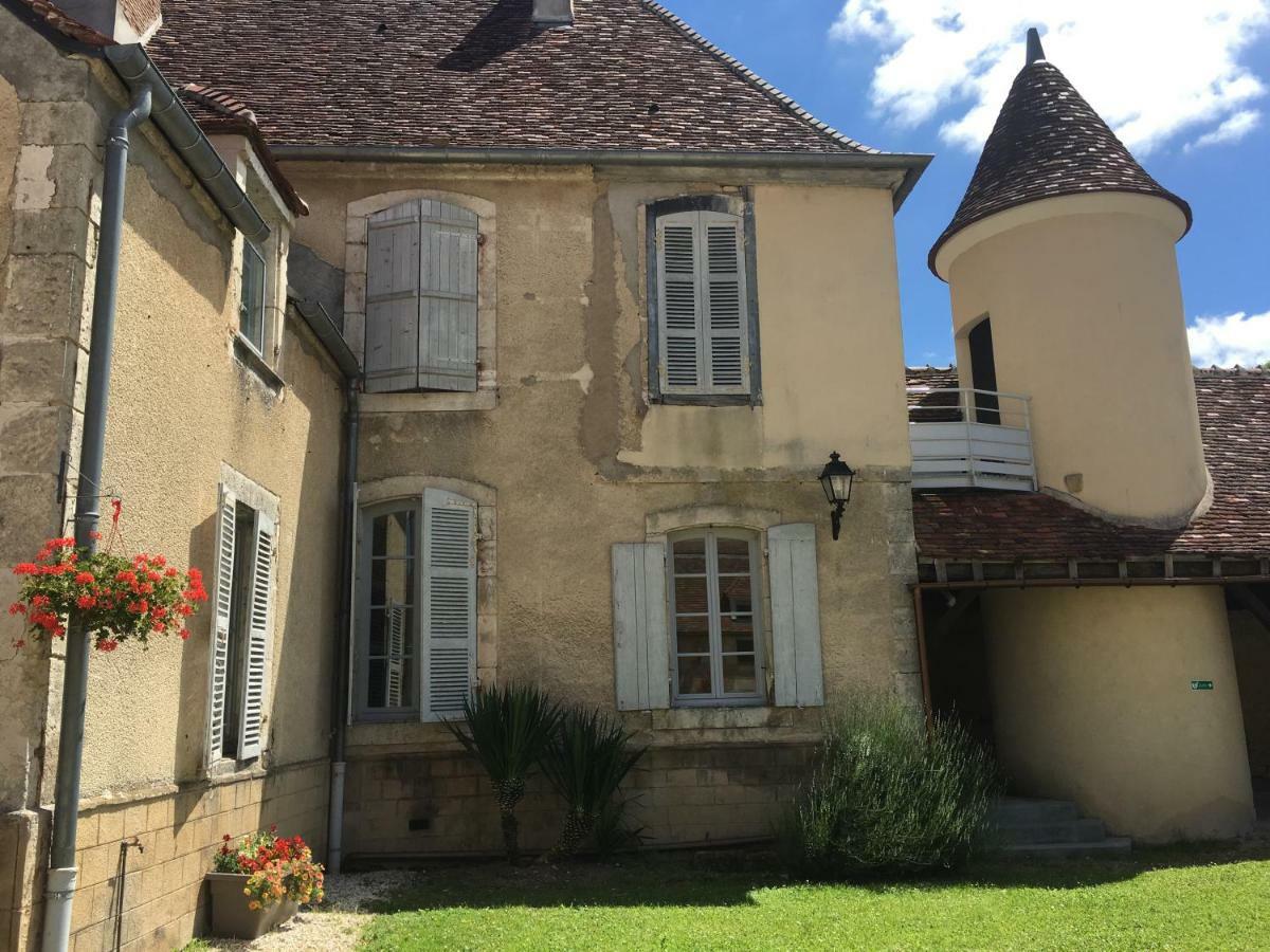 Domaine De Surgy Hostel Exterior photo